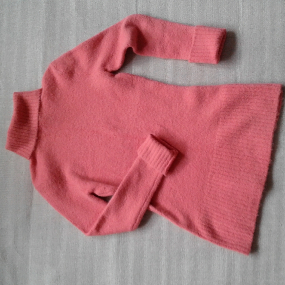 Sweater - Picture 7 of 8